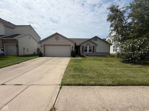 9 English Grn, Westfield, IN, 46074-8173 | Card Image