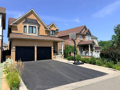 12 Aria Lane, Brampton, ON, L6S6J5 | Card Image