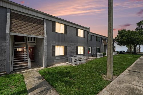 b-4008 Cortez Dr, Tampa, FL, 33614-1558 | Card Image