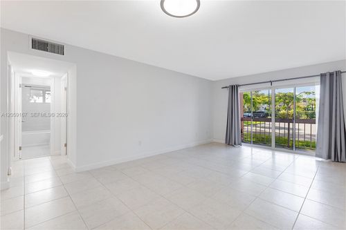 101-7705 Camino Real, Miami, FL, 33143-7129 | Card Image