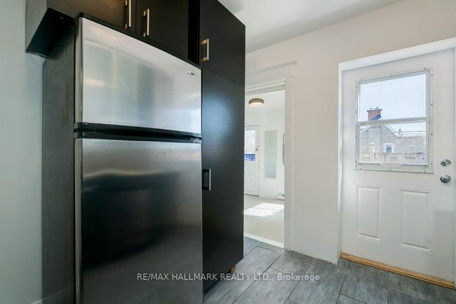 935 Kingston Rd, Home with 3 bedrooms, 2 bathrooms and 2 parking in Toronto ON | Image 12