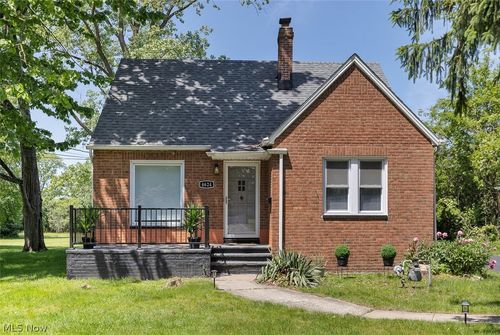 4624 Derbyshire Dr, North Randall, OH, 44128-4760 | Card Image