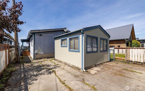 7515 Sunset Dr, Blaine, WA, 98230-9643 | Card Image