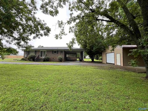 2498 Barnes Dr, Hokes Bluff, AL, 35903-7619 | Card Image