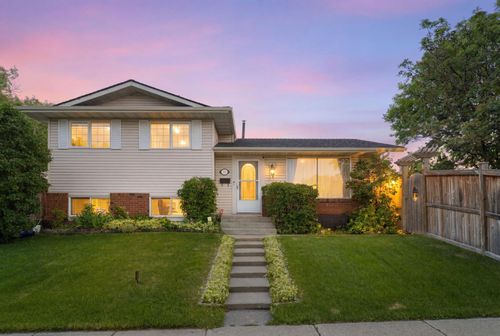 76 Pinebrook Close Ne, Calgary, AB, T1Y3X5 | Card Image