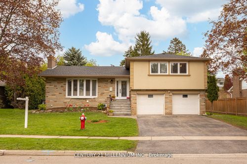 18 Ridgehill Dr, Brampton, ON, L6Y2C4 | Card Image