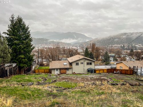 469 Nw Charolais Hts, John Day, OR, 97845-1160 | Card Image