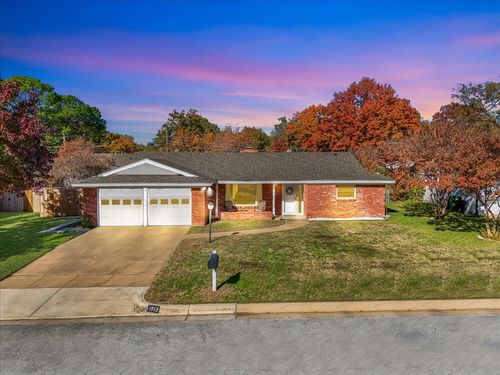 1913 Yucca Trl, Hurst, TX, 76054-3145 | Card Image