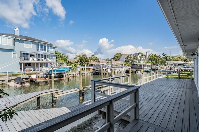 2127 Lagoon Dr, House other with 3 bedrooms, 2 bathrooms and null parking in DUNEDIN FL | Image 26