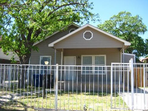 b-907 Sw 37th St, San Antonio, TX, 78237-3318 | Card Image