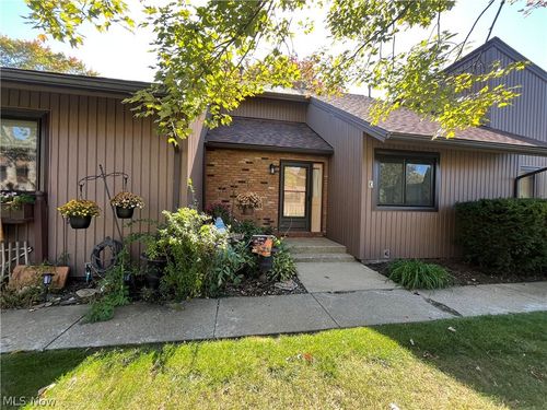 e-7368 Trailside Dr, Northfield, OH, 44067-2245 | Card Image