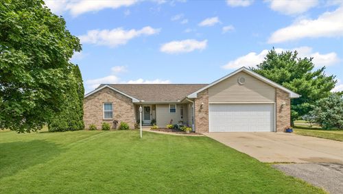 104 Wilsey Ln, Sidney, IL, 61877-9621 | Card Image