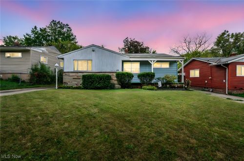 16712 Kollin Ave, Cleveland, OH, 44128-3818 | Card Image