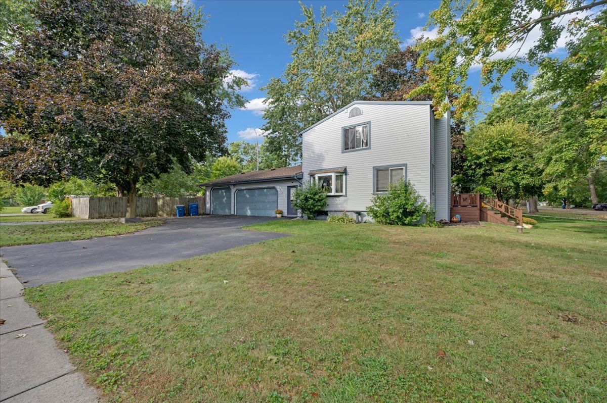 Sinclair Ave, Waterford, MI 48328