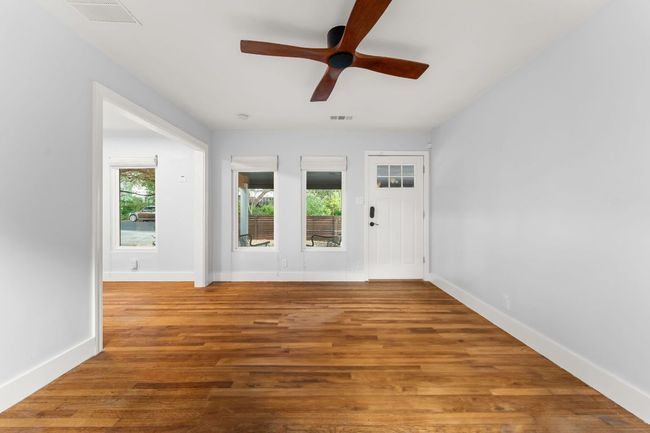1904 S 6 Th St, House other with 2 bedrooms, 1 bathrooms and 2 parking in Austin TX | Image 8