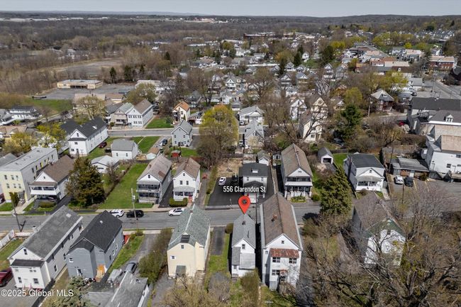 556 Clarendon St, House other with 2 bedrooms, 1 bathrooms and 2 parking in Schenectady NY | Image 25