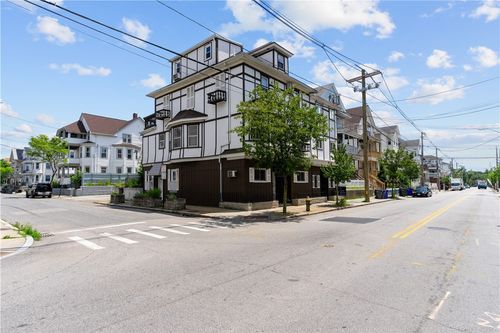 129 Academy Ave, Providence, RI, 02908-4558 | Card Image