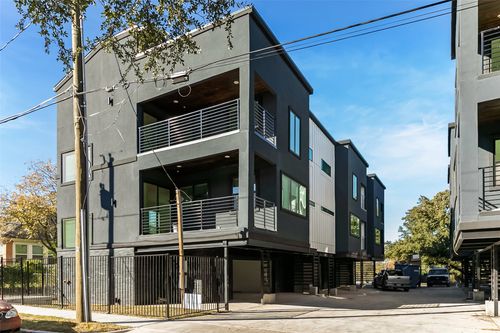 a1-1101 Poindexter St, Fort Worth, TX, 76102-1103 | Card Image