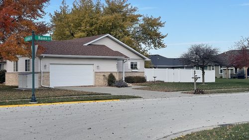 407 Raven Dr, Manteno, IL, 60950-3622 | Card Image