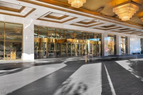 5326-2000 N Fashion Show Dr, Las Vegas, NV, 89109-1936 | Card Image