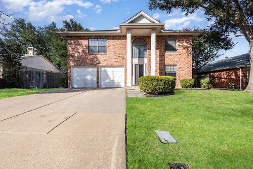 5315 Faireast Ct, Arlington, TX, 76018-1683 | Card Image