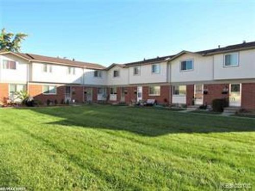 52-20938 Hunt Dr, Roseville, MI, 48066-2219 | Card Image