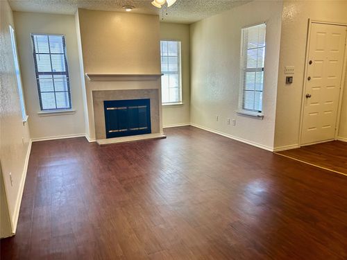 409 Crest Line Dr, Arlington, TX, 76012-3764 | Card Image