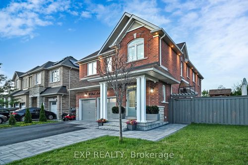 28 Red Ash Crt, Brampton, ON, L6X4N8 | Card Image
