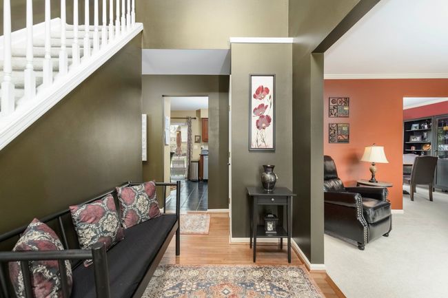 Inviting Entryway! | Image 31