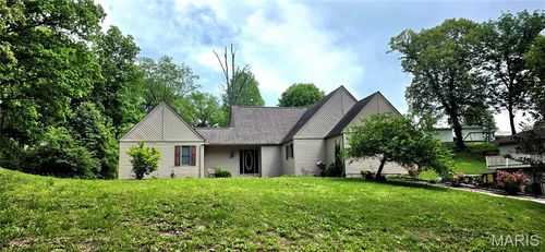 103 Estate Dr, Chester, IL, 62233-2221 | Card Image
