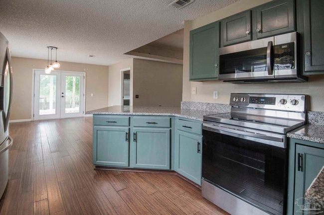 10091 Hillview Dr, House other with 3 bedrooms, 2 bathrooms and 2 parking in Pensacola FL | Image 19