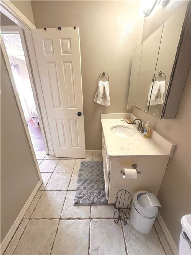 E - 7122 Premont Dr, Condo with 1 bedrooms, 1 bathrooms and 1 parking in Corpus Christi TX | Image 9
