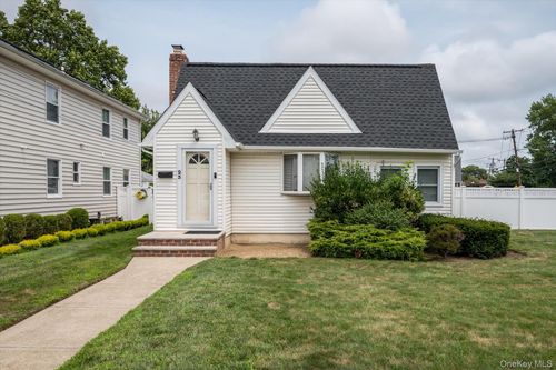 23 Rosebud Ave, Merrick, NY, 11566-4524 | Card Image