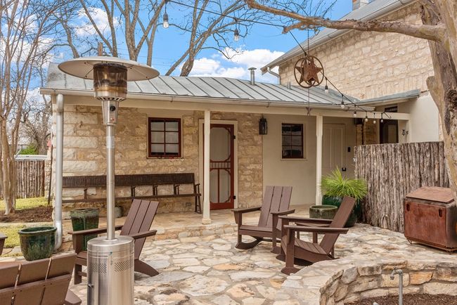 125 W San Antonio St, Home with 2 bedrooms, 3 bathrooms and 2 parking in Fredericksburg TX | Image 44