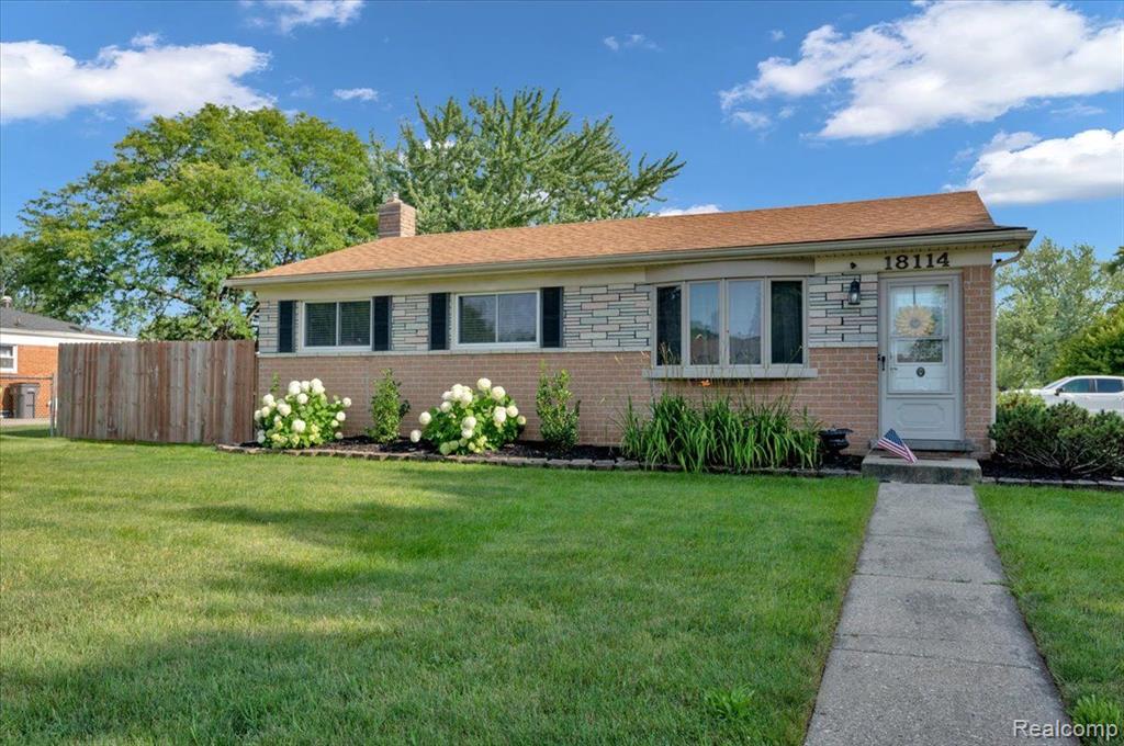 Whitmore Dr, Clinton Township, MI 48035