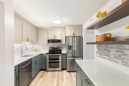 102-7 Birchwood Pt, Amesbury, MA, 01913-4220 | Card Image