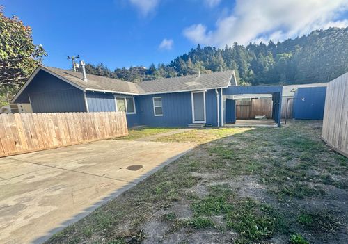 140 River St, Rio Dell, CA, 95562-1036 | Card Image