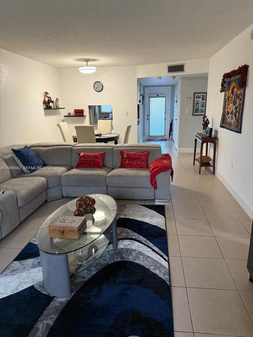 209-2900 N Pine Island Rd, Sunrise, FL, 33322-1435 | Card Image