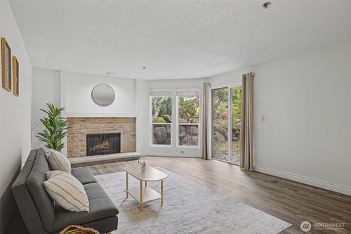 b-15209 Sunwood Blvd, Tukwila, WA, 98188-7716 | Card Image