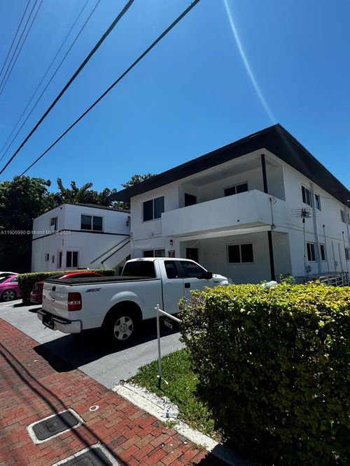 apt-4-602 Sw 13th Ave, Miami, FL, 33135-3939 | Card Image