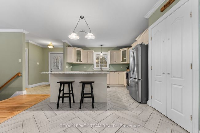 559 Mclachlan Rd, House other with 4 bedrooms, 2 bathrooms and 6 parking in White Lake ON | Image 8