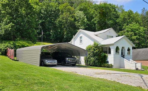 2324 Casbuck Ln, Charleston, WV, 25312-9527 | Card Image