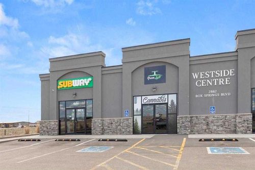 102-2882 Box Springs Boulevard, Medicine Hat, AB, T1C0C8 | Card Image