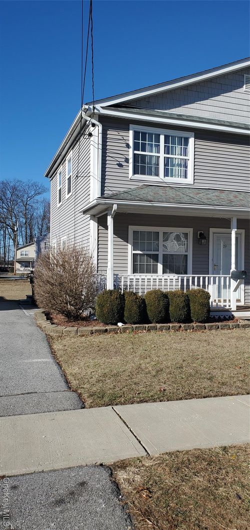 19 Stuart Ave, Wappingers Falls, NY, 12590-2710 | Card Image