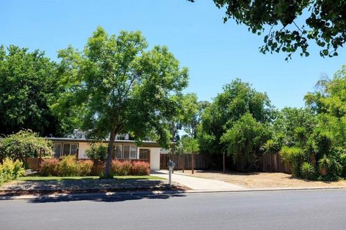 2126 Ellis Street, Modesto, CA, 95354 | Card Image