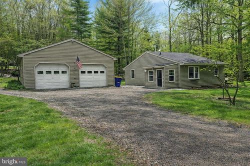 760 Buchanan Valley Rd, Orrtanna, PA, 17353-9765 | Card Image