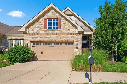 519 Triton Way Dr, Ballwin, MO, 63011-5802 | Card Image
