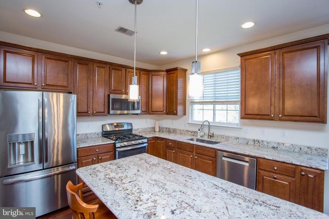 1994 Hickory Ln, Townhouse with 3 bedrooms, 4 bathrooms and null parking in LANGHORNE PA | Image 5