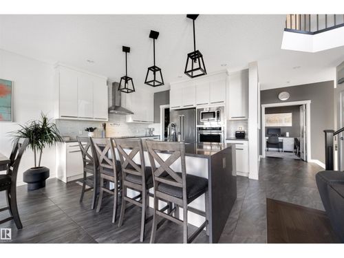 {{alt}} | Card Image