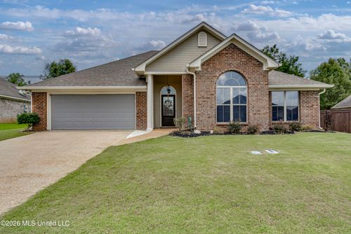802 Cottonridge Dr, Pearl, MS, 39208-7016 | Card Image